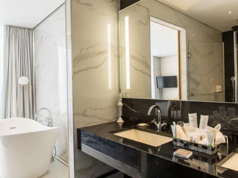 شاهين ترافل